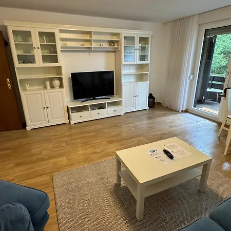 An Der Skipiste 100 Meterbis Moeppis Huette *